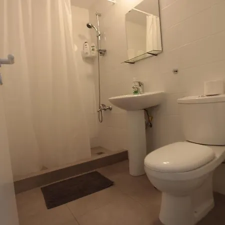 Ariadne 103 -300m From Lighthouse 파포스