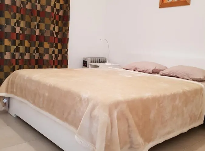 Ariadne 103 -300m From Lighthouse アパート