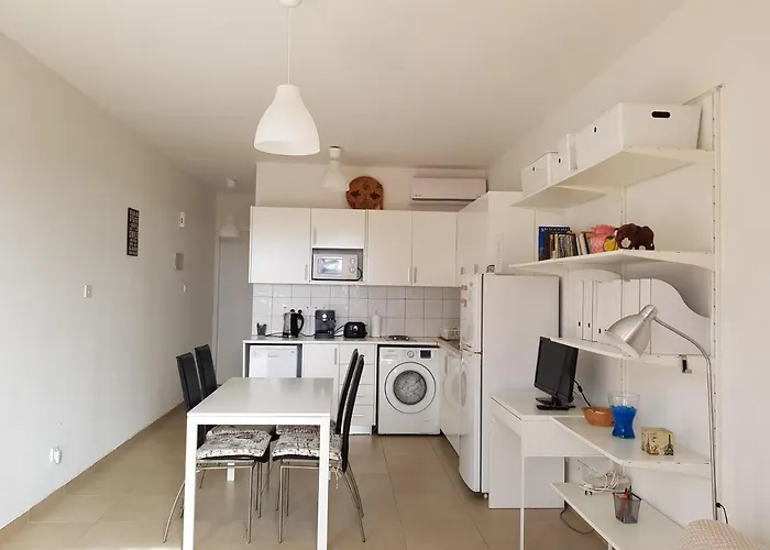 Ariadne 103 -300m From Lighthouse