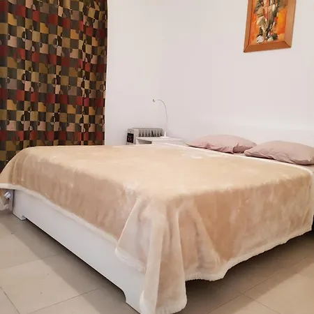 Ariadne 103 -300m From Lighthouse Apartman